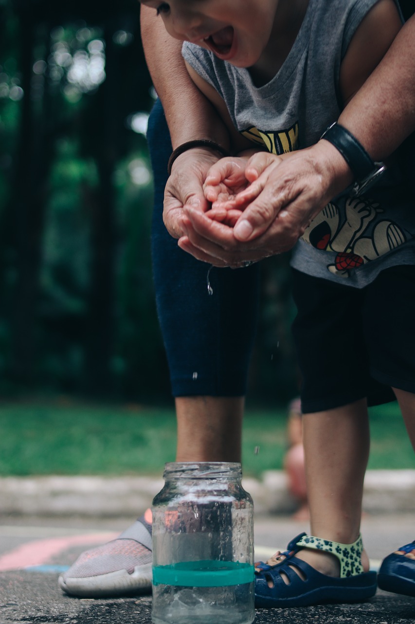 educadormarcossv-your-hands-are-wet-4946162_1280
